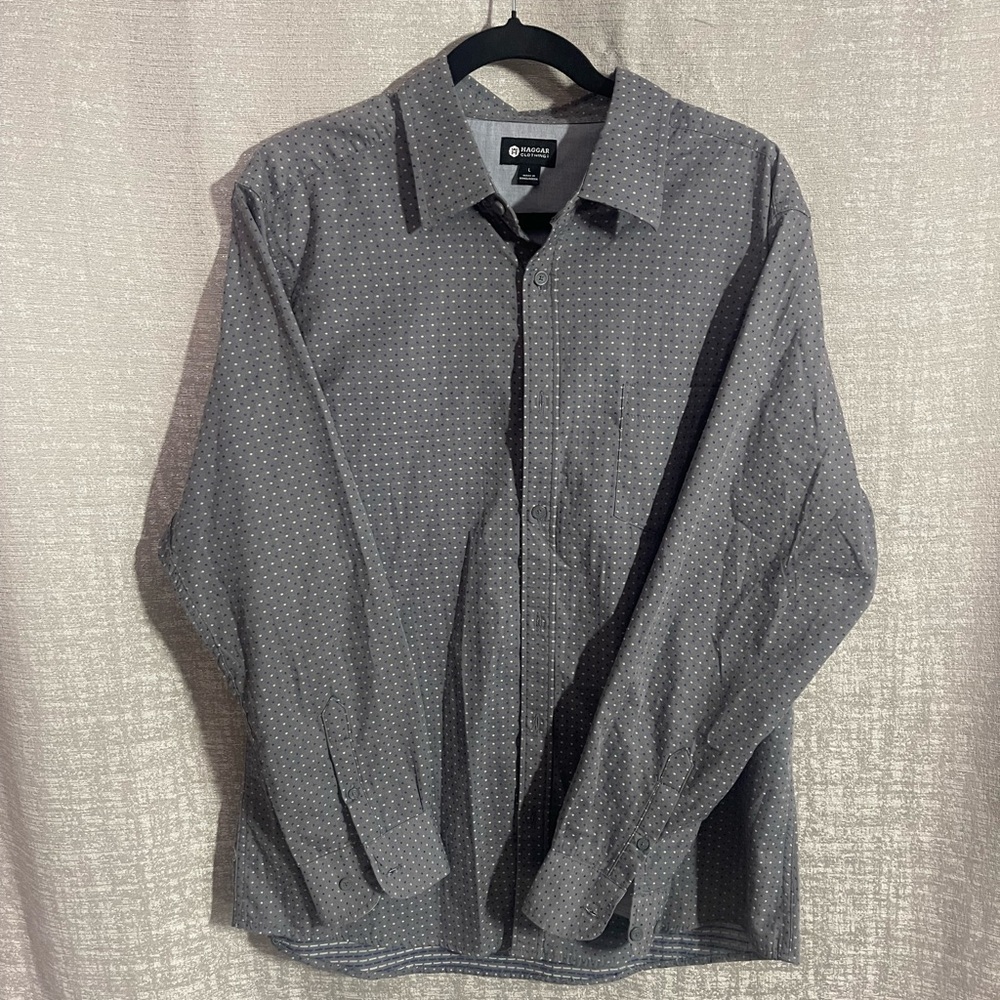 Haggar Gray Casual Button Down Shirt with Subtle Pattern